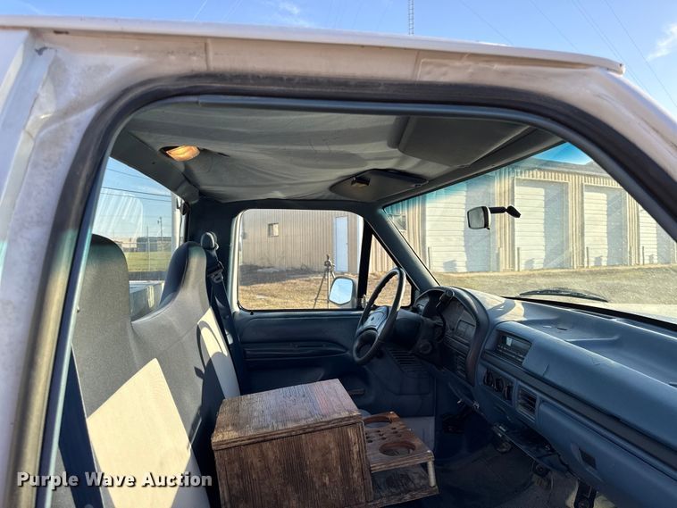 image for item EV7604 1996 Ford F250 utility bed pickup truck