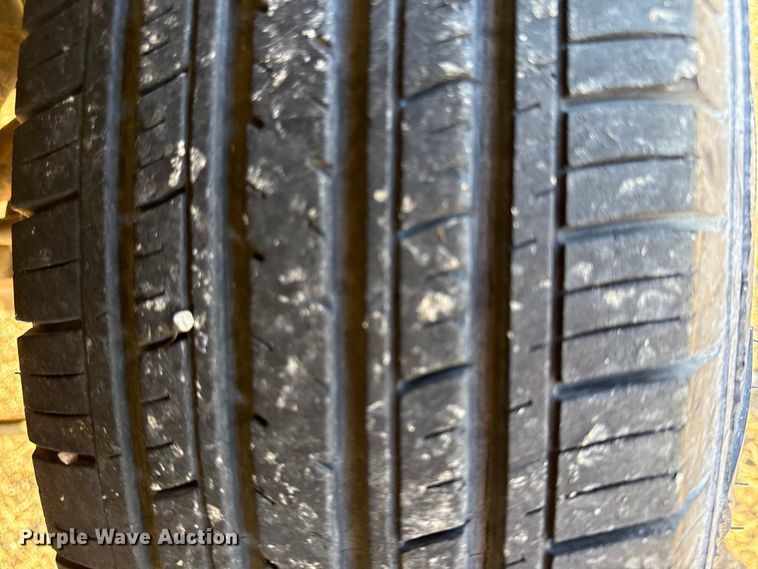 image for item EV7604 1996 Ford F250 utility bed pickup truck