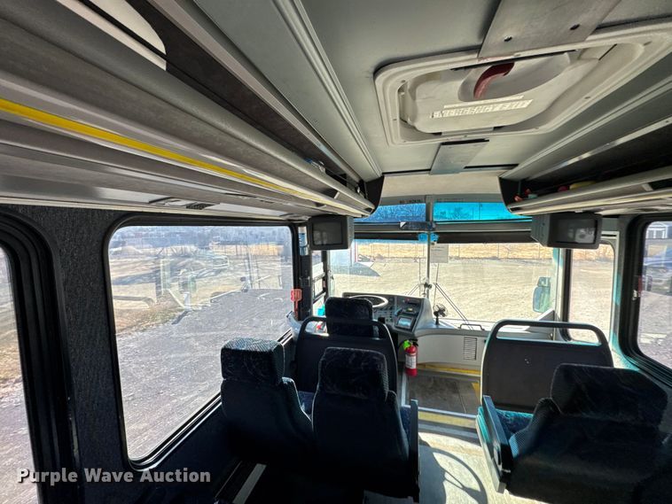 image for item FB0725 1999 Blue Bird Commercial Bus coach bus