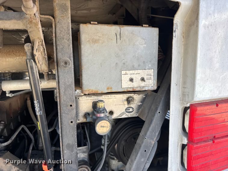 image for item FB0725 1999 Blue Bird Commercial Bus coach bus