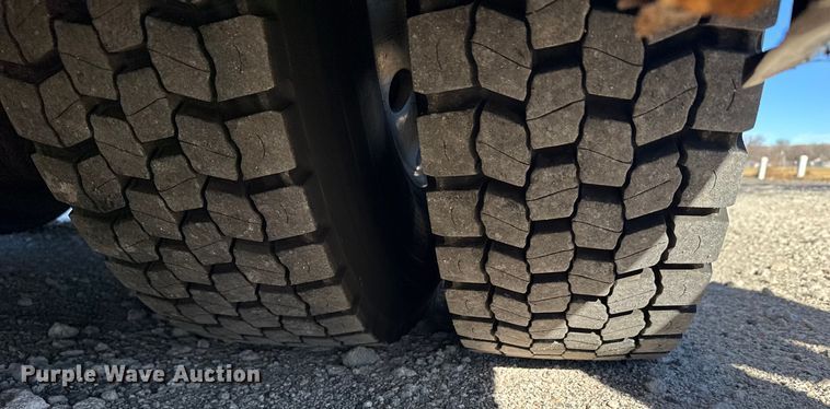 image for item FB0725 1999 Blue Bird Commercial Bus coach bus