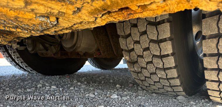 image for item FB0725 1999 Blue Bird Commercial Bus coach bus