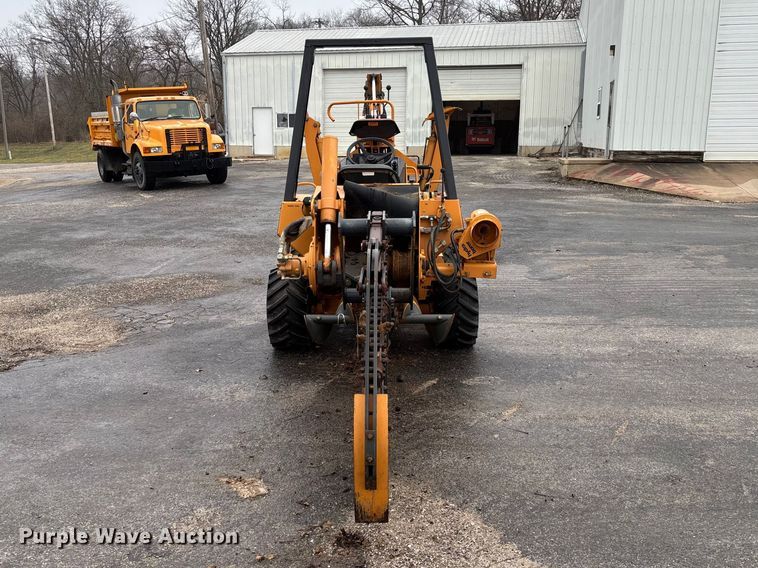 image for item FB3198 2001 Case 460 trencher