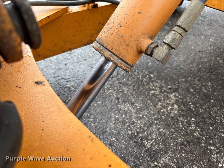 image for item FB3198 2001 Case 460 trencher