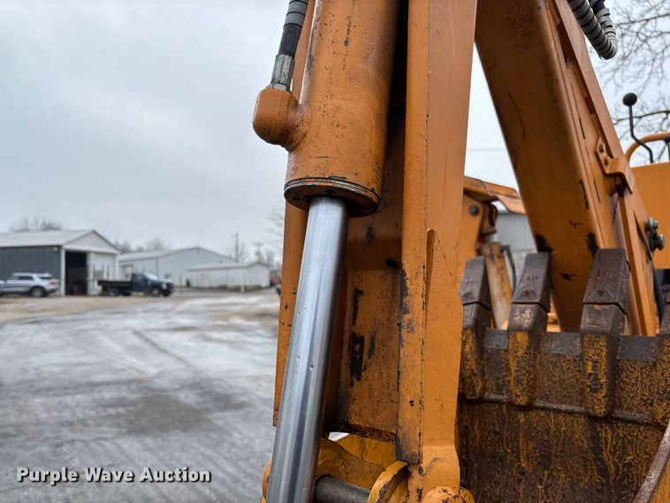 image for item FB3198 2001 Case 460 trencher