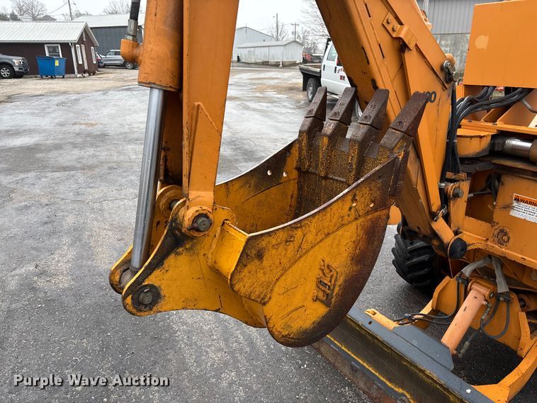 image for item FB3198 2001 Case 460 trencher