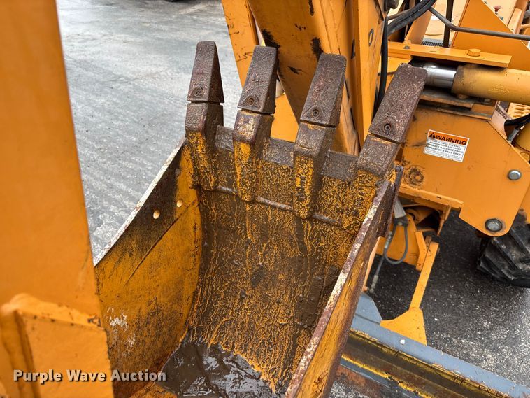 image for item FB3198 2001 Case 460 trencher