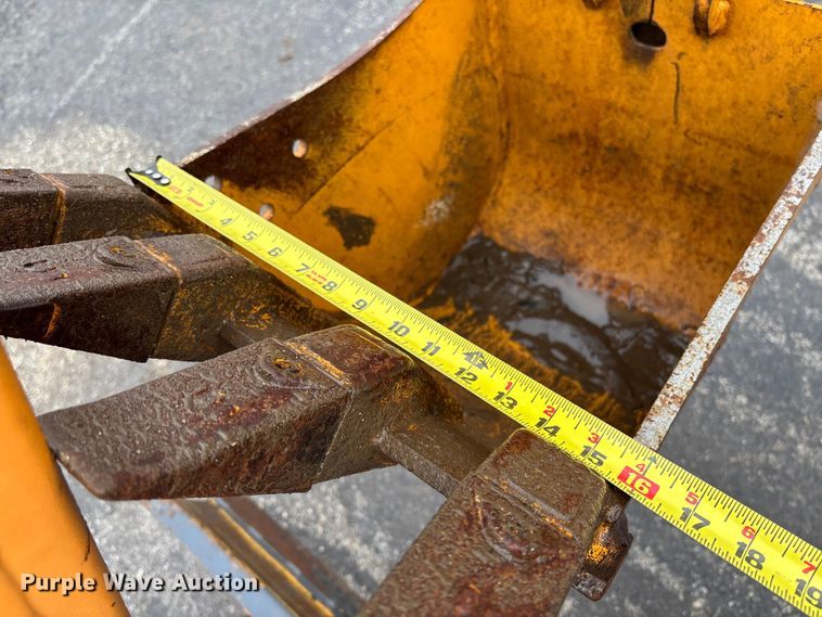 image for item FB3198 2001 Case 460 trencher