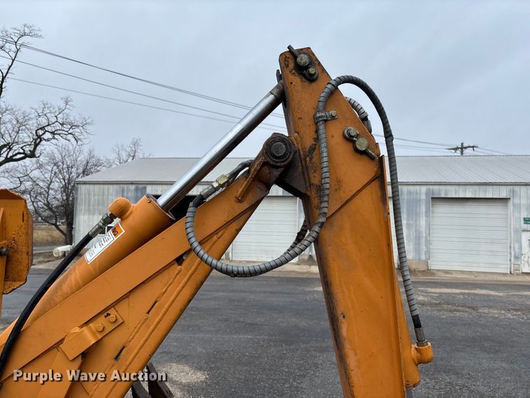 image for item FB3198 2001 Case 460 trencher