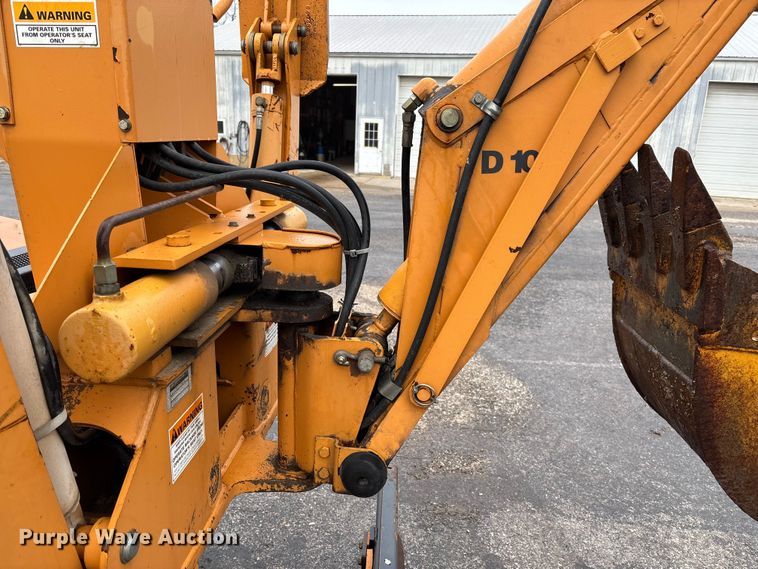 image for item FB3198 2001 Case 460 trencher