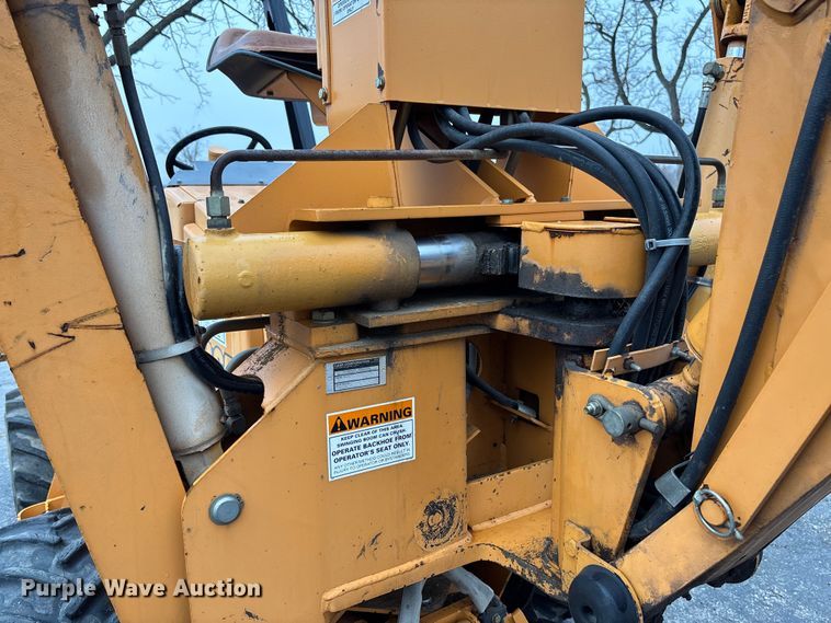 image for item FB3198 2001 Case 460 trencher