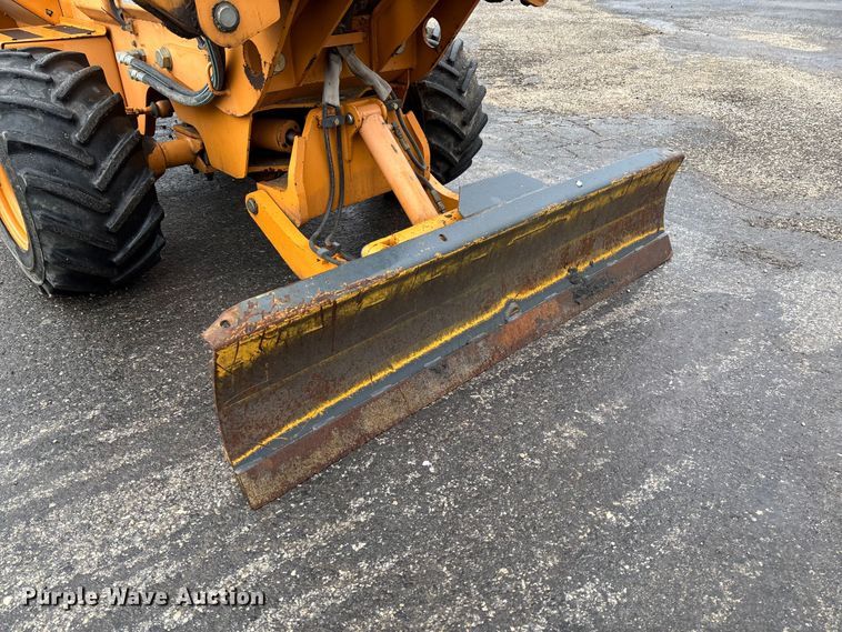 image for item FB3198 2001 Case 460 trencher