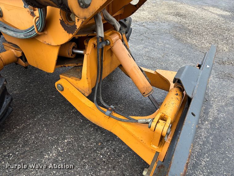 image for item FB3198 2001 Case 460 trencher