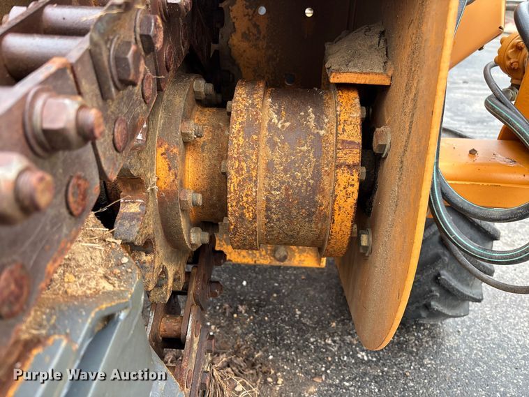 image for item FB3198 2001 Case 460 trencher