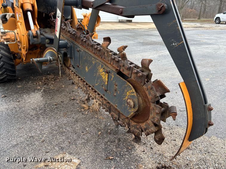 image for item FB3198 2001 Case 460 trencher