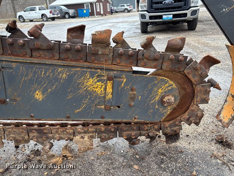 image for item FB3198 2001 Case 460 trencher