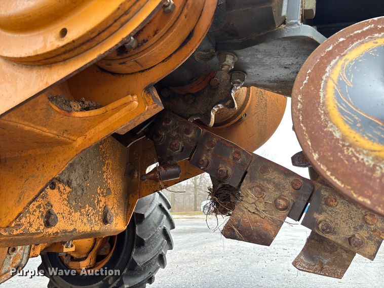 image for item FB3198 2001 Case 460 trencher