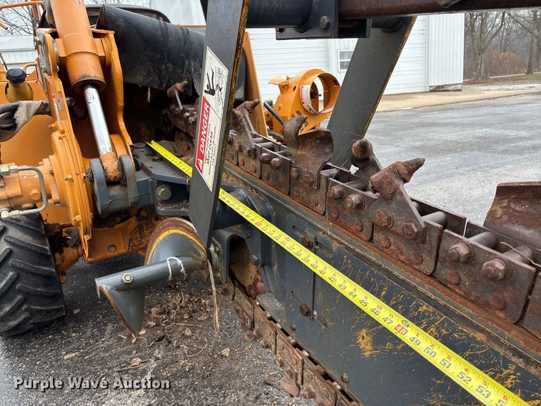 image for item FB3198 2001 Case 460 trencher