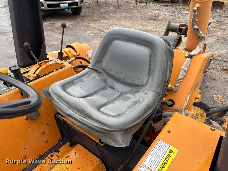 image for item FB3198 2001 Case 460 trencher