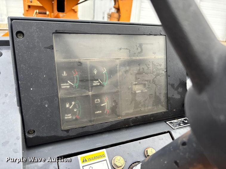 image for item FB3198 2001 Case 460 trencher