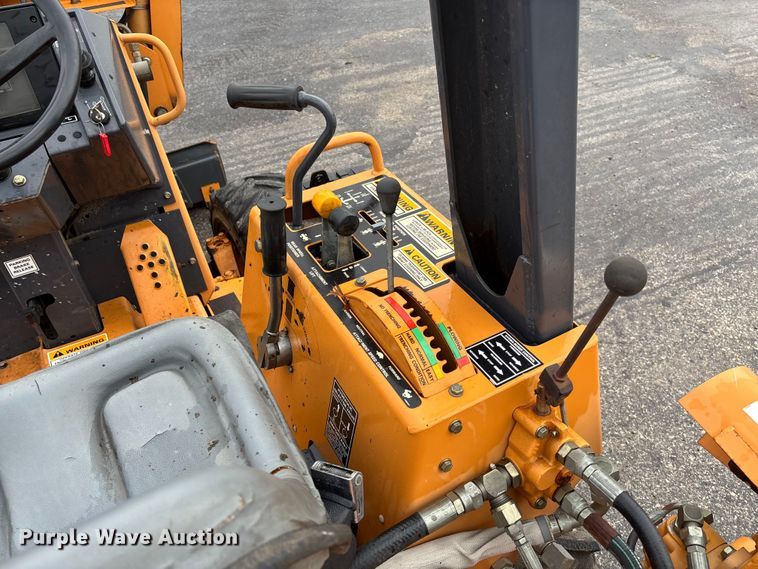 image for item FB3198 2001 Case 460 trencher