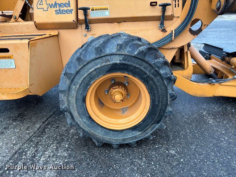 image for item FB3198 2001 Case 460 trencher