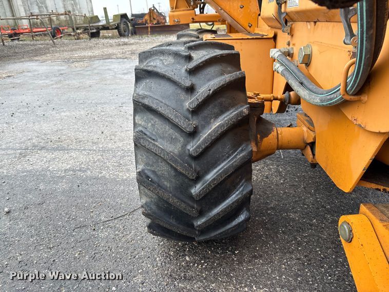 image for item FB3198 2001 Case 460 trencher