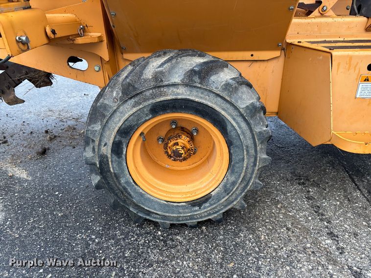 image for item FB3198 2001 Case 460 trencher