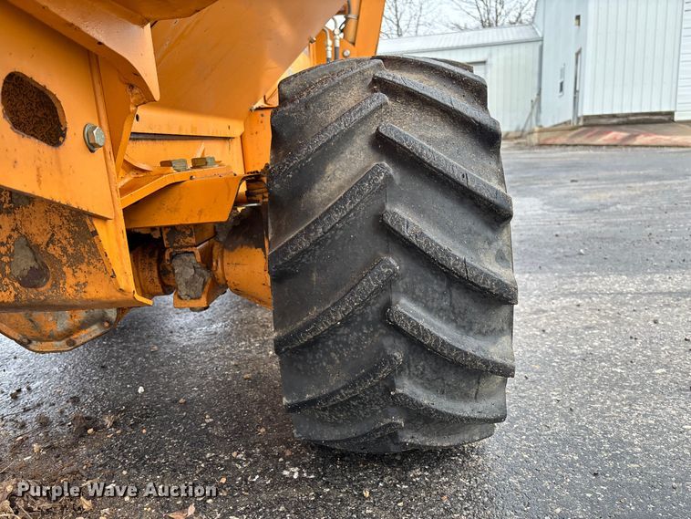 image for item FB3198 2001 Case 460 trencher