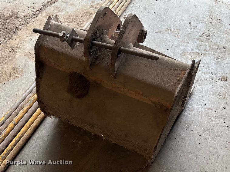 image for item FB3198 2001 Case 460 trencher