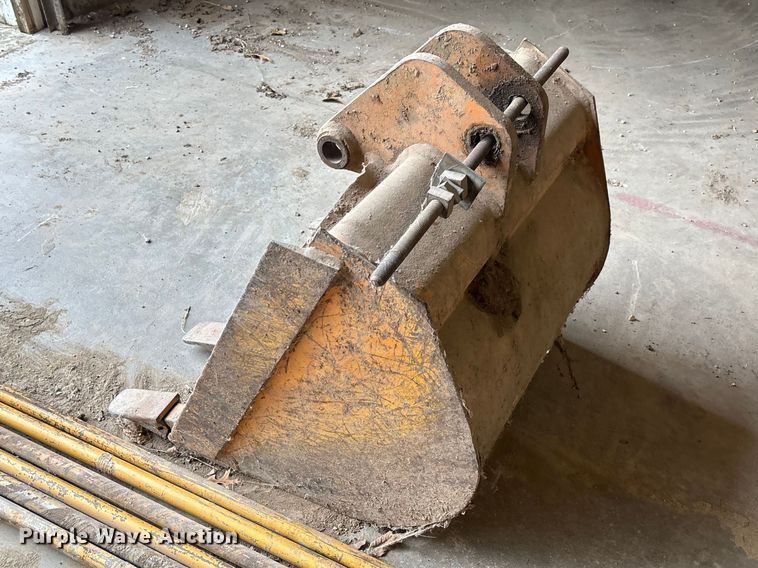 image for item FB3198 2001 Case 460 trencher