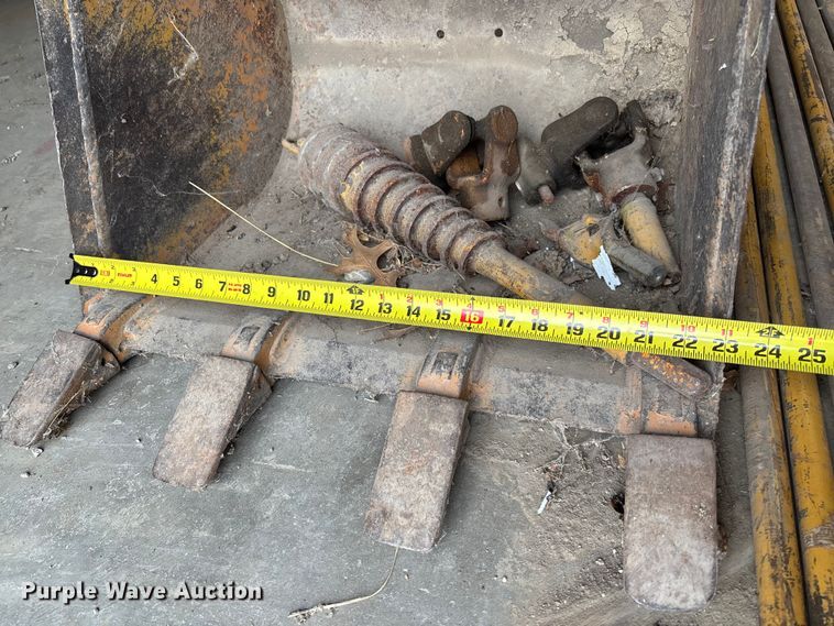 image for item FB3198 2001 Case 460 trencher