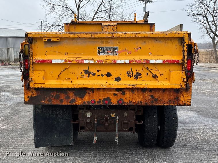 image for item FB3199 2002 International 4900 dump truck