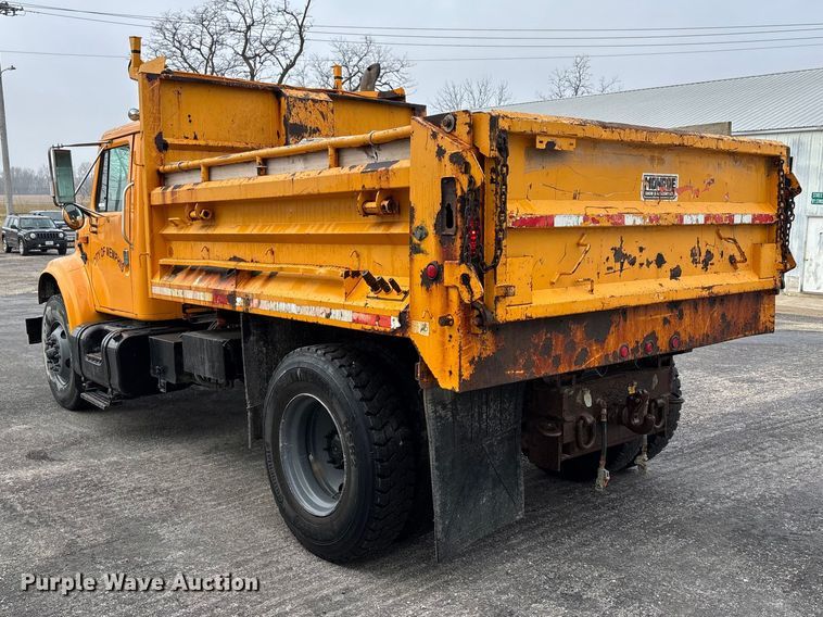 image for item FB3199 2002 International 4900 dump truck