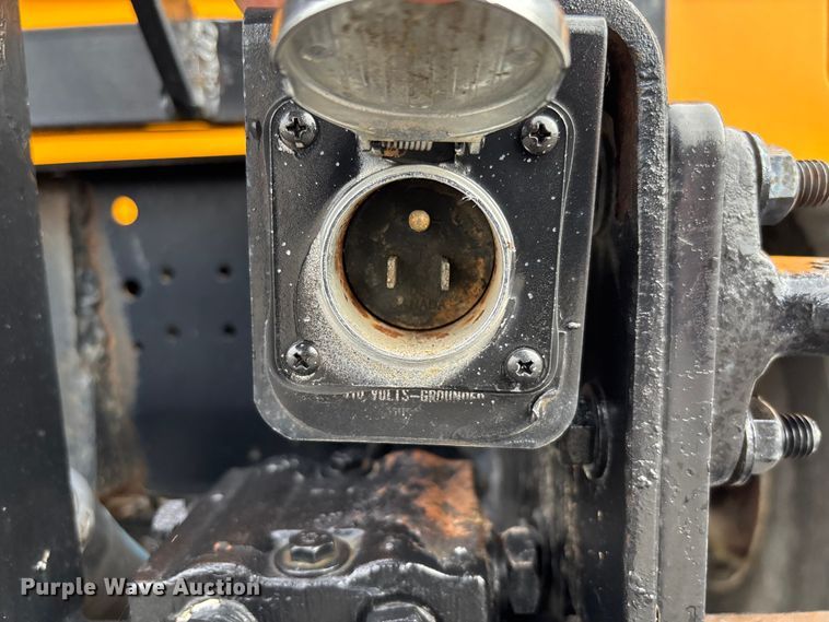 image for item FB3199 2002 International 4900 dump truck