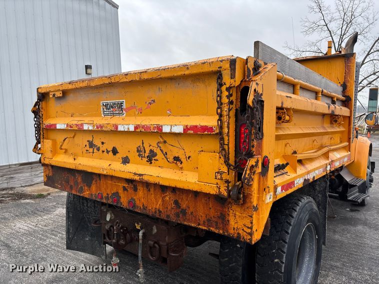 image for item FB3199 2002 International 4900 dump truck