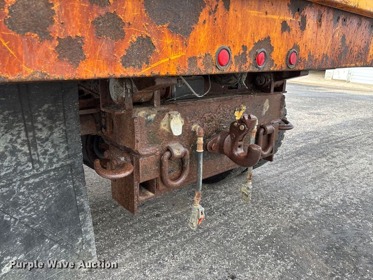 image for item FB3199 2002 International 4900 dump truck