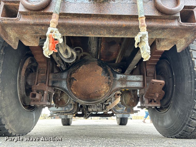 image for item FB3199 2002 International 4900 dump truck