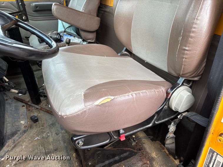 image for item FB3199 2002 International 4900 dump truck