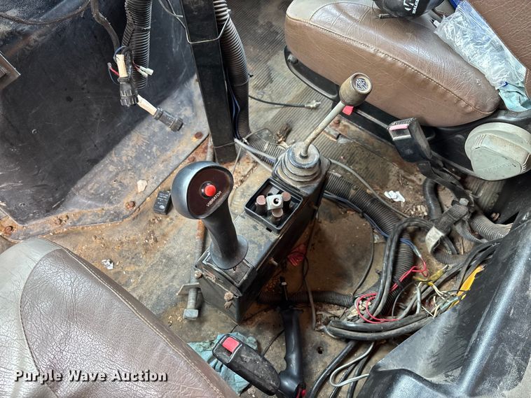 image for item FB3199 2002 International 4900 dump truck