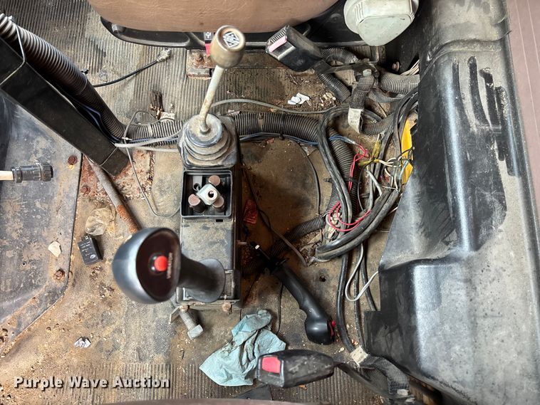 image for item FB3199 2002 International 4900 dump truck