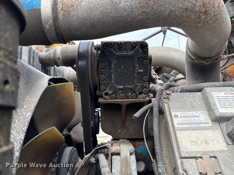 image for item FB3199 2002 International 4900 dump truck