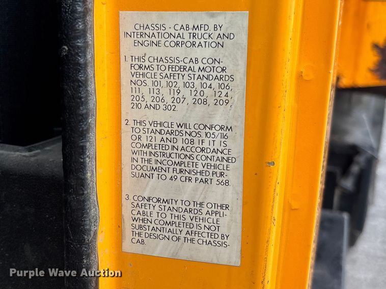 image for item FB3199 2002 International 4900 dump truck