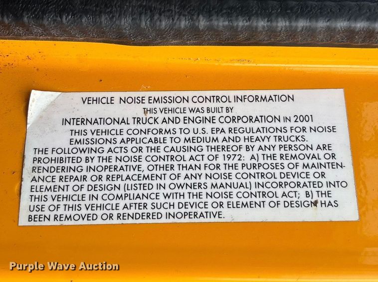 image for item FB3199 2002 International 4900 dump truck