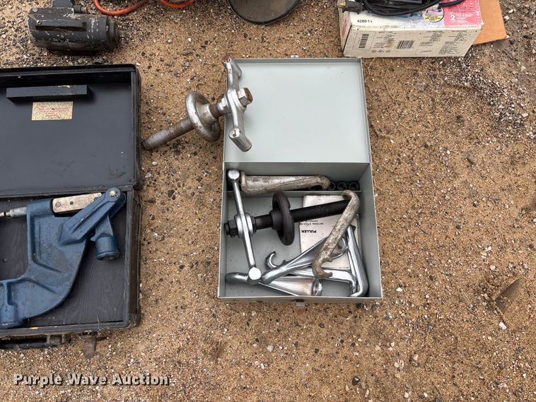 image for item FB3206 Tools