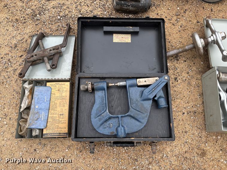 image for item FB3206 Tools