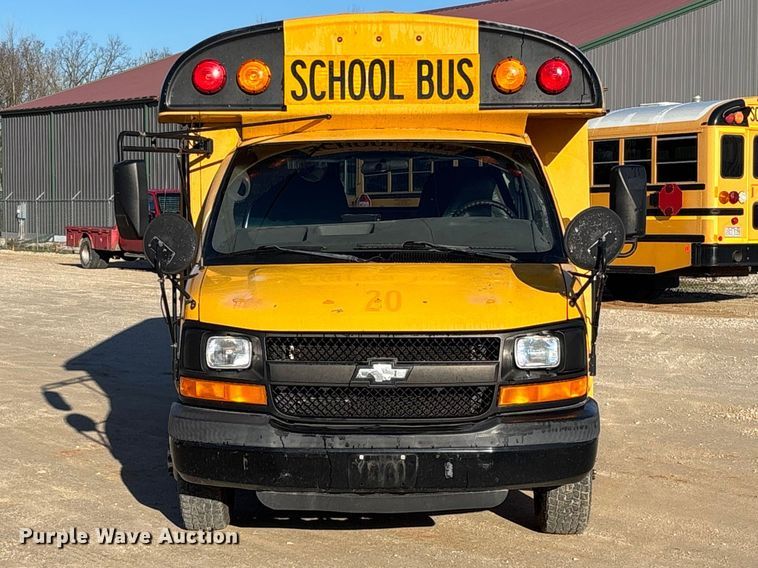 image for item FB3221 2004 Chevrolet Express 3500 school bus