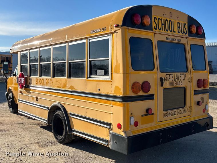 image for item FB3221 2004 Chevrolet Express 3500 school bus