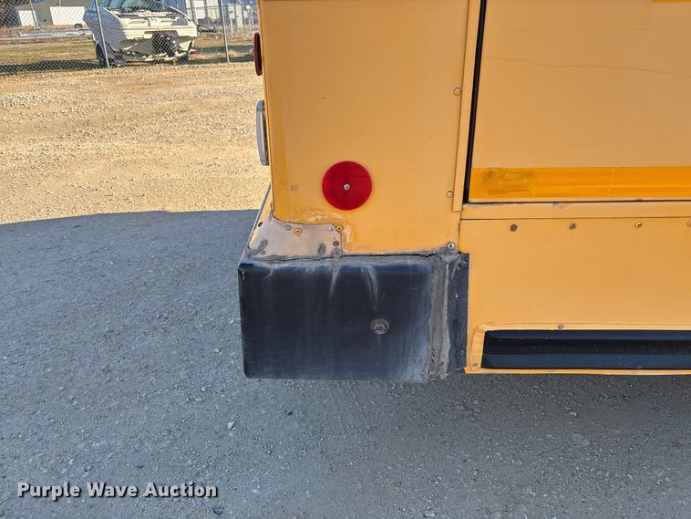 image for item FB3221 2004 Chevrolet Express 3500 school bus