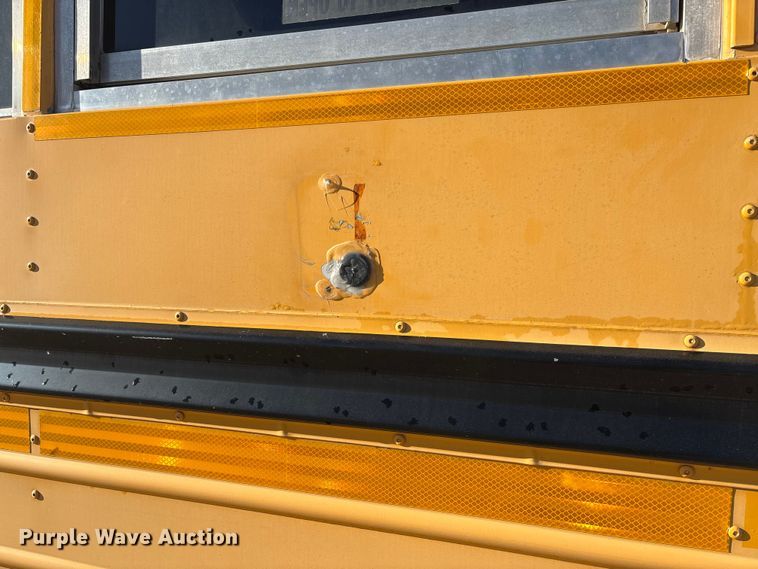 image for item FB3221 2004 Chevrolet Express 3500 school bus